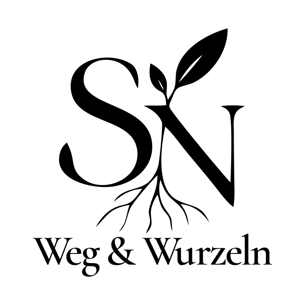 Logo Weg & Wurzeln: Initialen SN mit stilisierter Pflanze und Wurzeln und Weg & Wurzeln darunter geschrieben